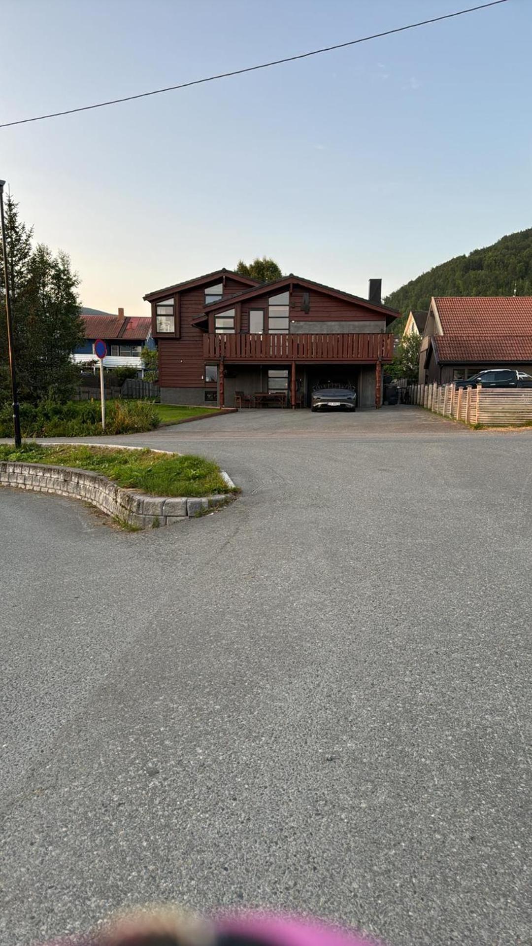 Very Centrally Located Apartment With Free Parking Tromso Exterior photo